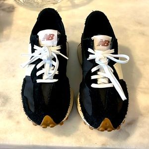 New balance 327 size 6.5 women’s